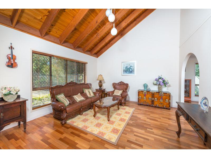 24 Rialanna Street,  Kenmore