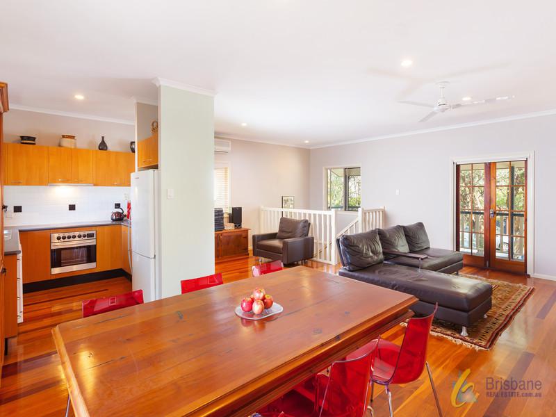 128 Verney Road East,  Graceville
