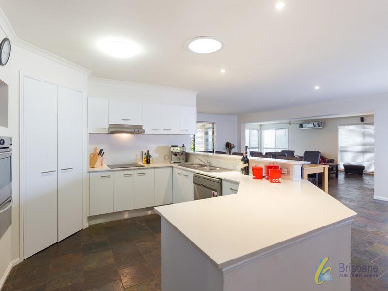 8 Crestwood Place