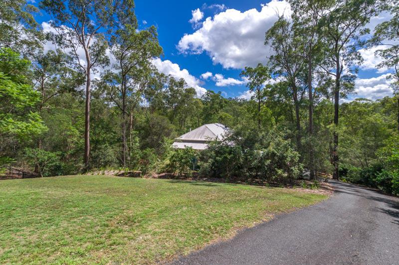 8 White Cedar Rd