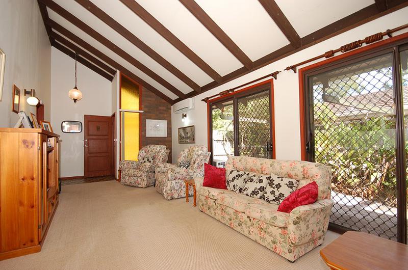 32 Caringal Drive