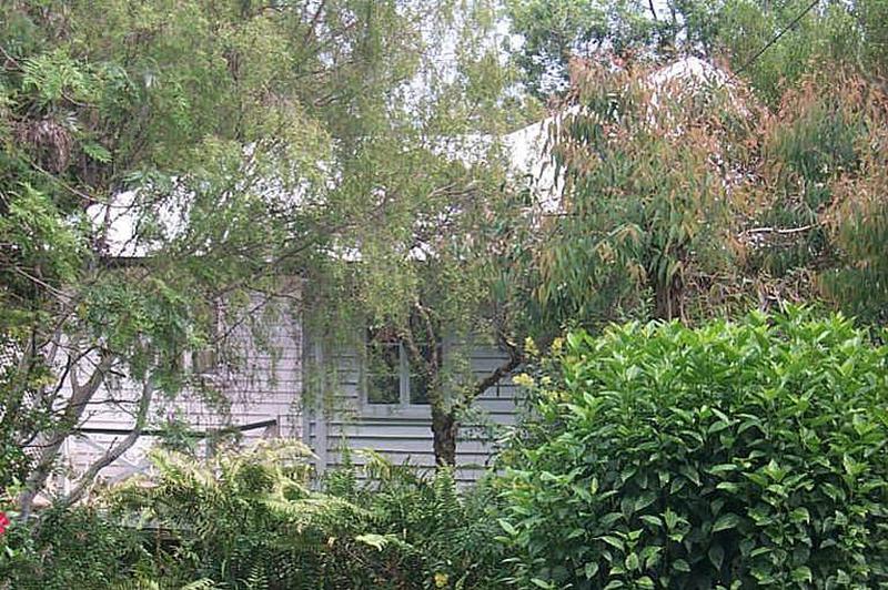 11 Victoria Street