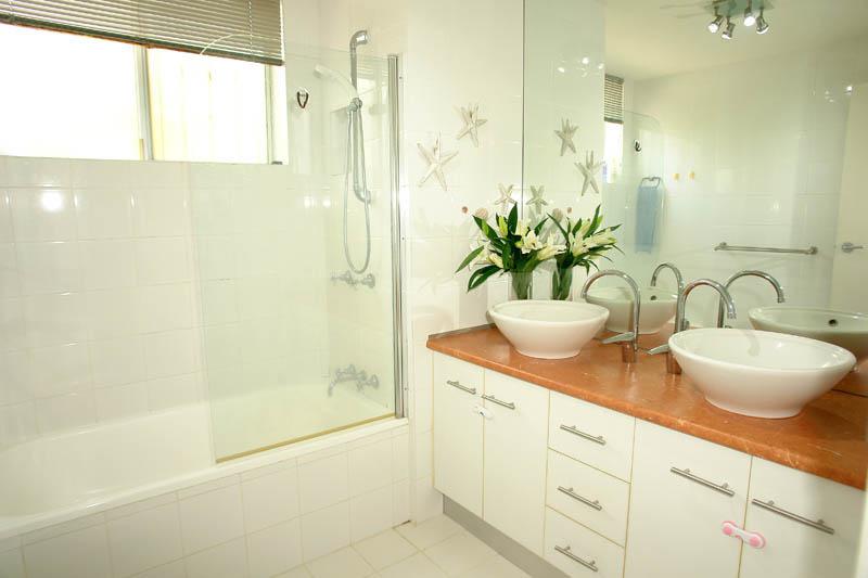 3/117 Clarence Road