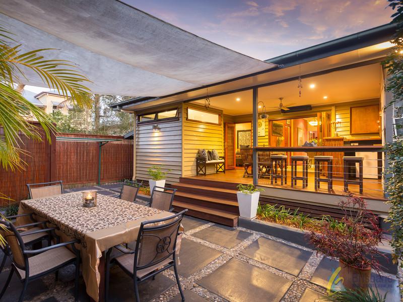 146 Strong Avenue,  Graceville
