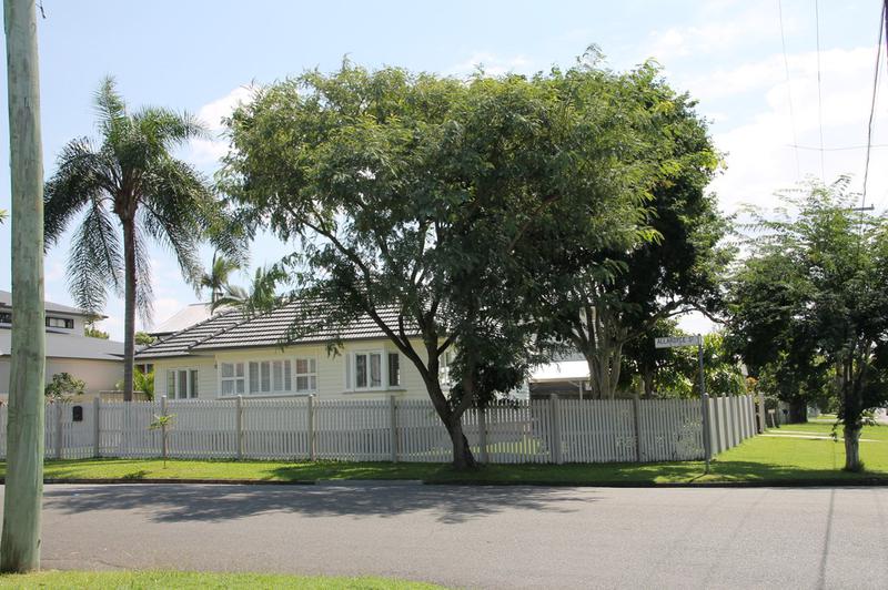 76 Allardyce St