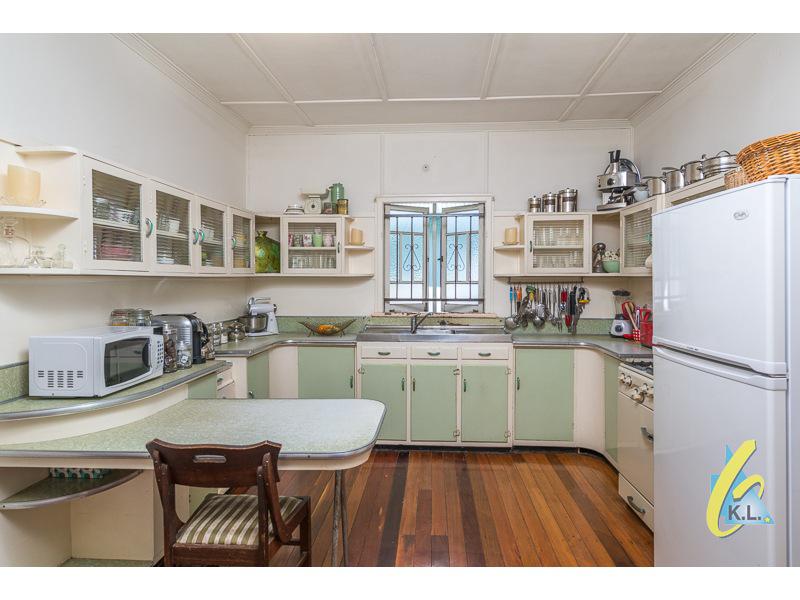 10 Barrett St