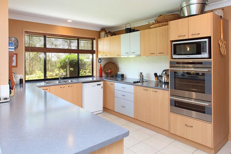 12 Yarula Close