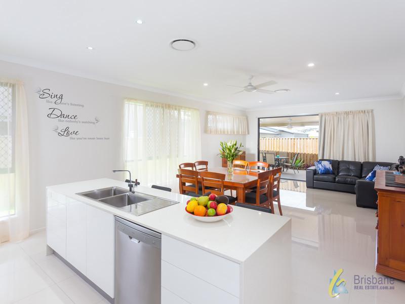 3 Finnegan Circuit,  Oxley
