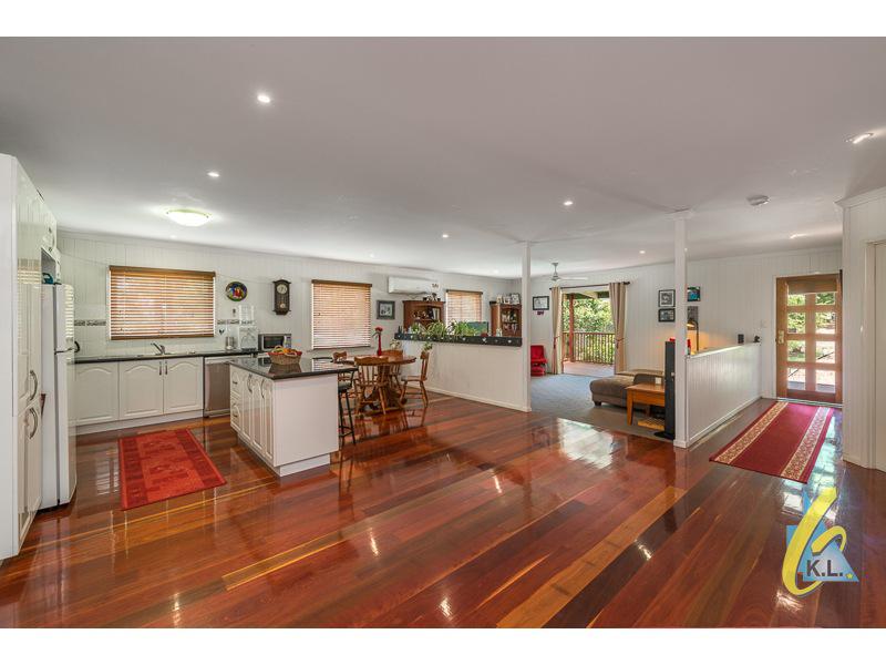 84 Woodend Rd