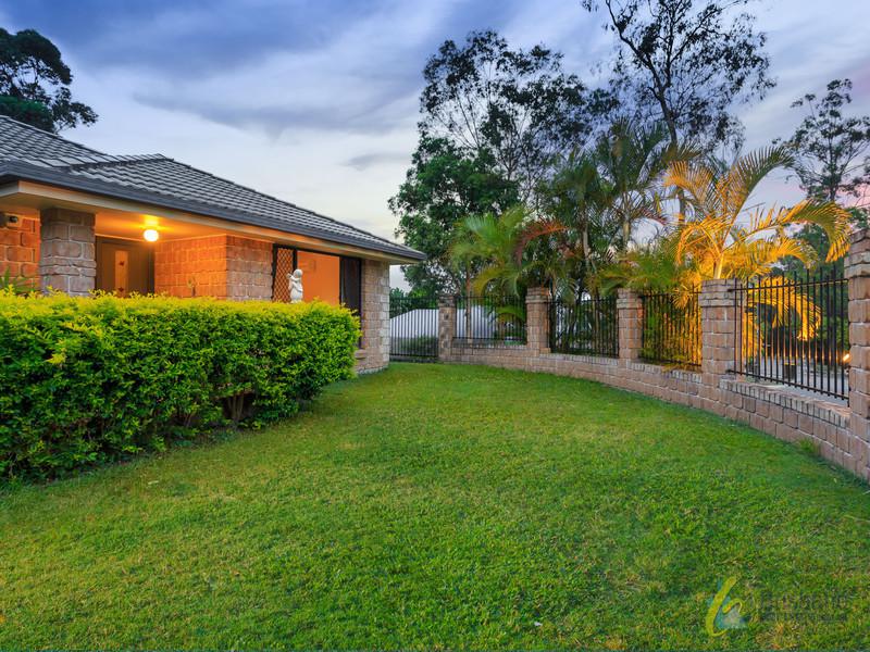 33 Ascot Av