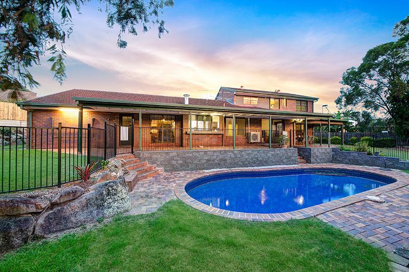 11 Crompton Street,  Kenmore Hills