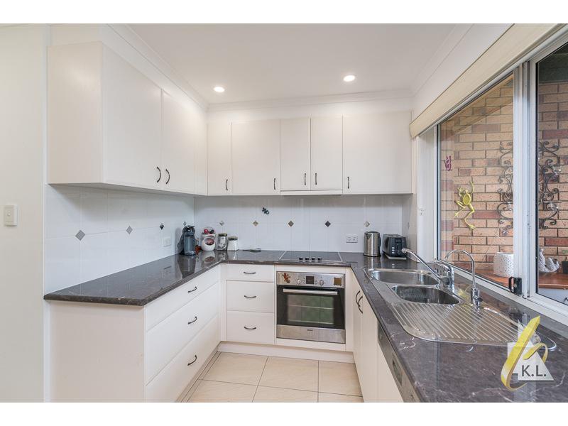33/302 College Road