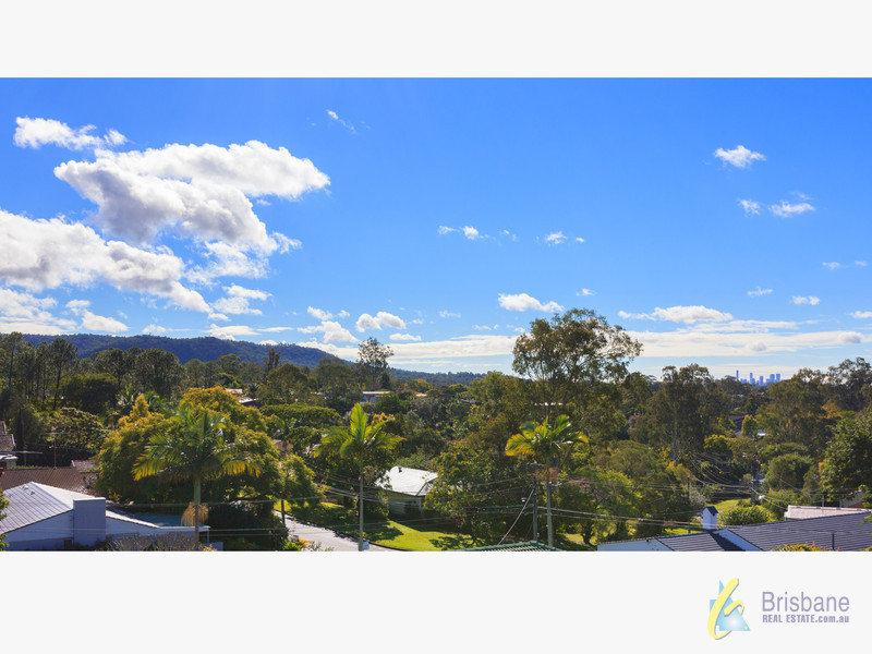 14 Gleneagle Street