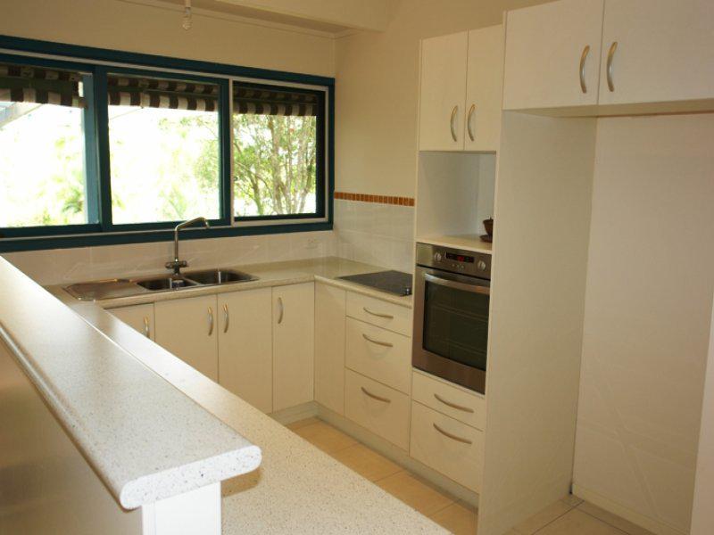 11 Jacana