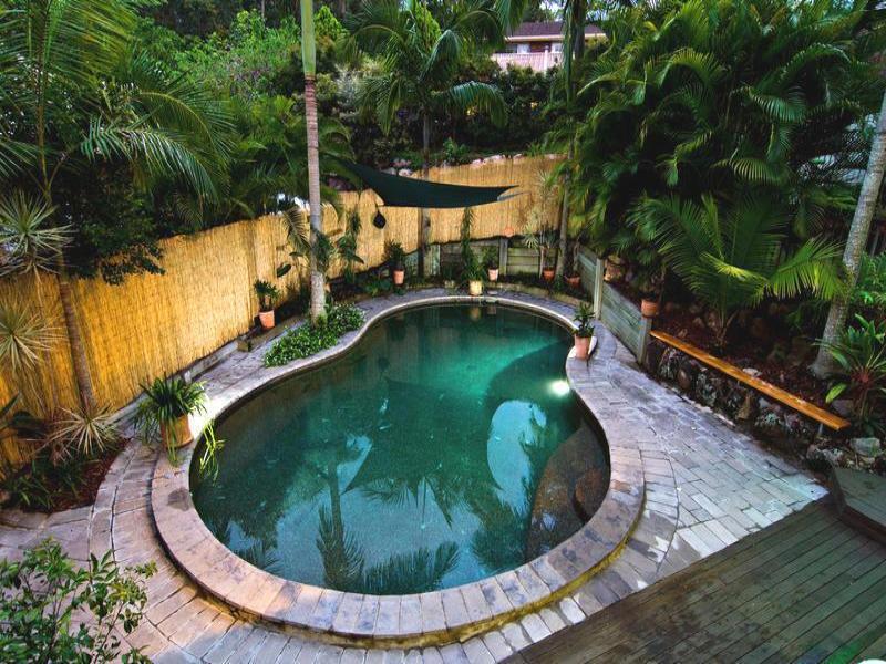 16 Mirbelia Street