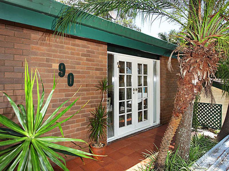 90 Essendon Road