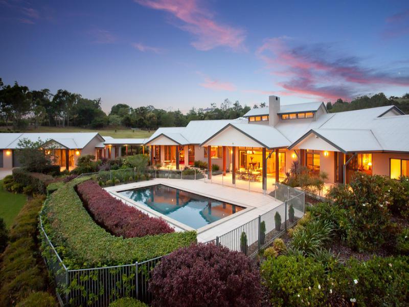18 Moons Lane