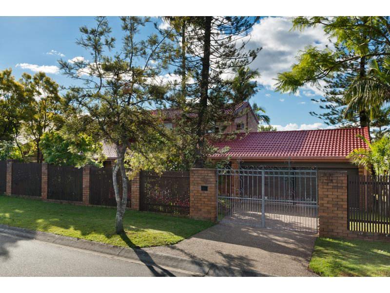 27 Tanglewood Street