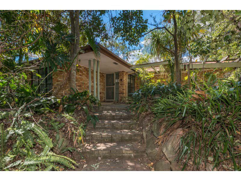 17 Thoona Close,  Karana Downs