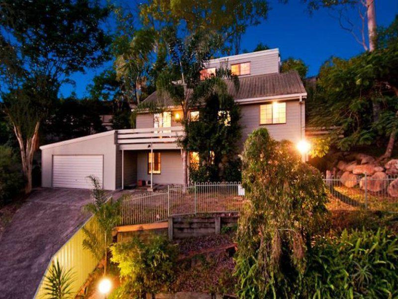 8 Jocelyn Court