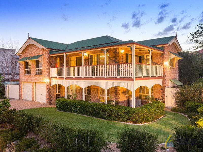 2 Carnegie Close