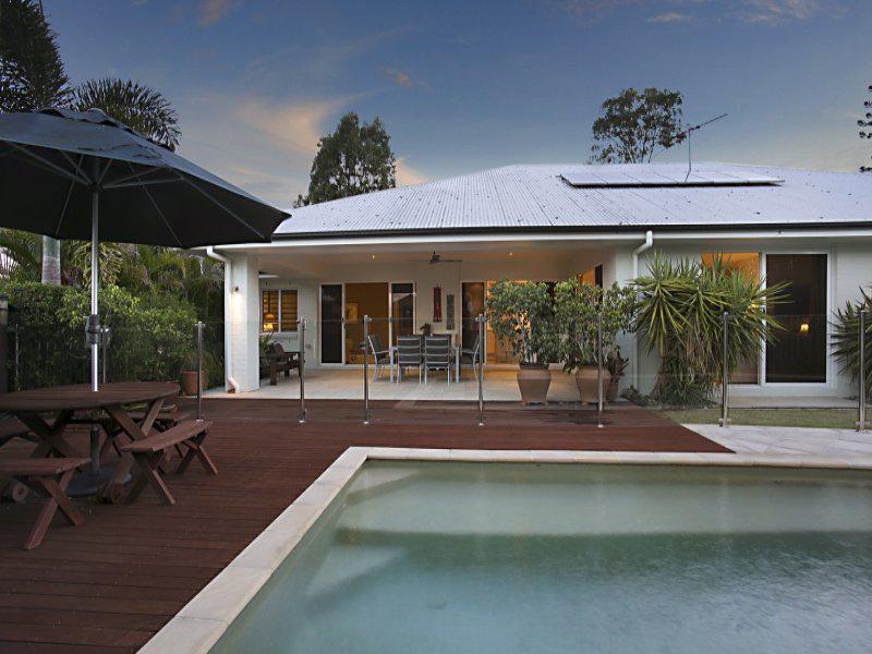 16 Barrygroves Court