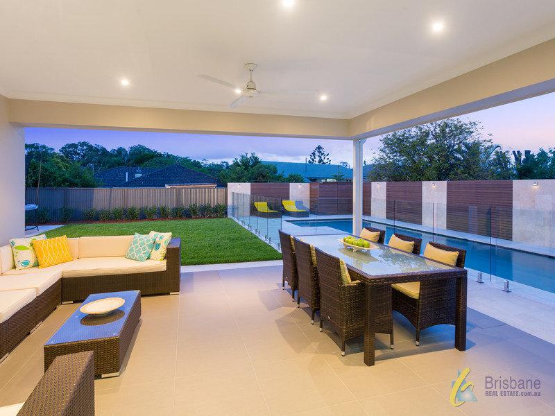 282 Verney Road East,  Graceville