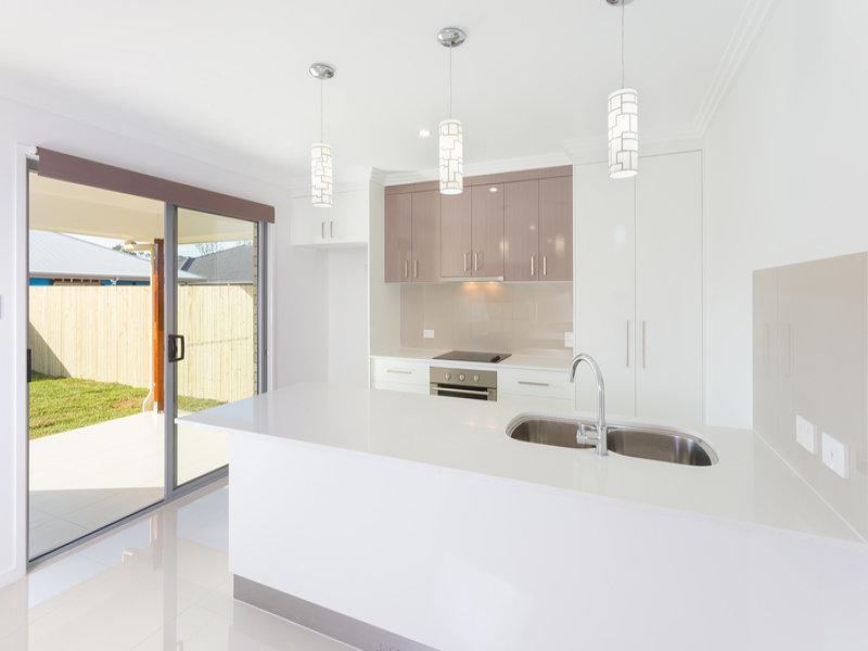 8 Robert Jones Street