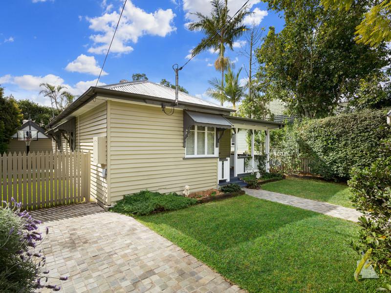 256 Verney Road East,  Graceville