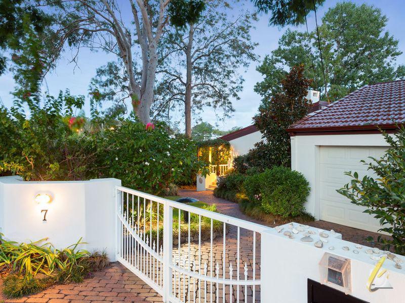 7 Baree Street