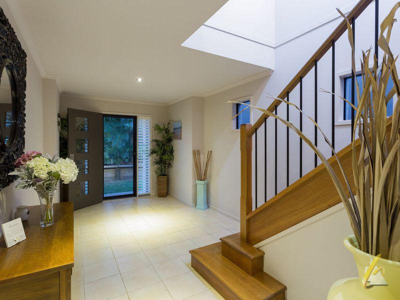 7 Grampians Close