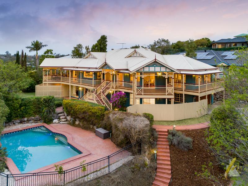 2 Carrick Lane, Strathmore, VIC