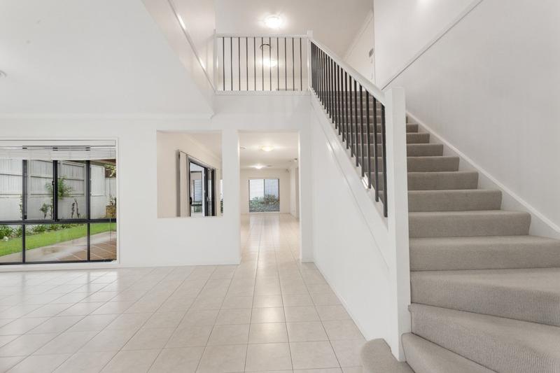 6 Fairway Court