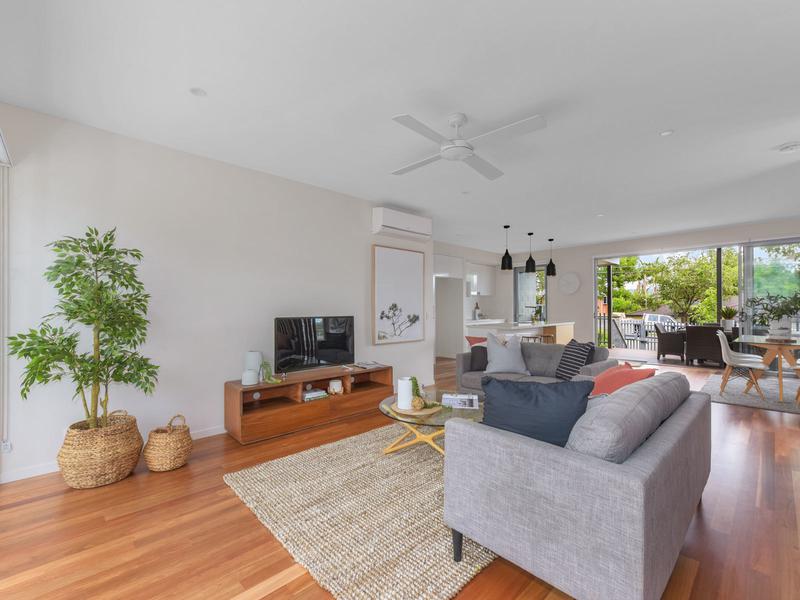 33b Kersley Road