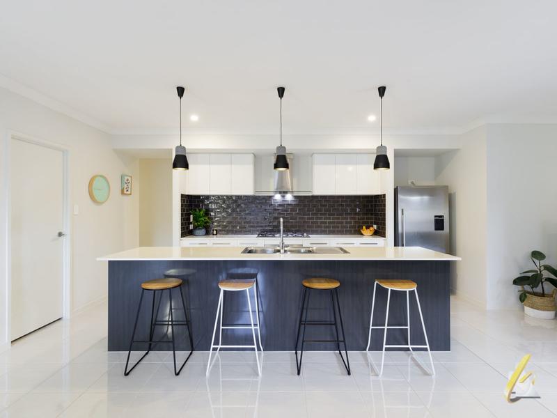 37 Honeyeater Crescent