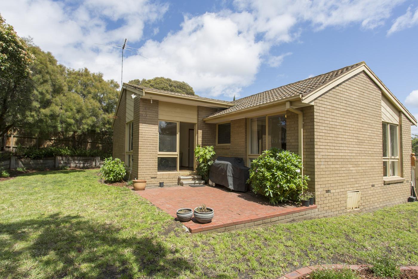 2 Upton Crt, Mulgrave VIC 3170 House Sold