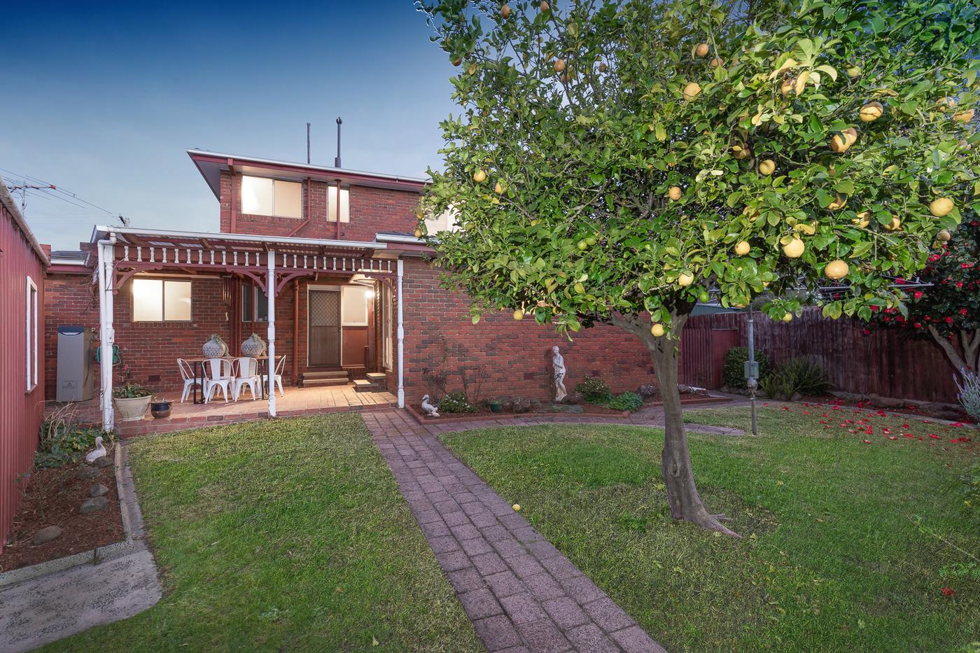 1 Lanoma Court, Wheelers Hill VIC 3150 House Sold