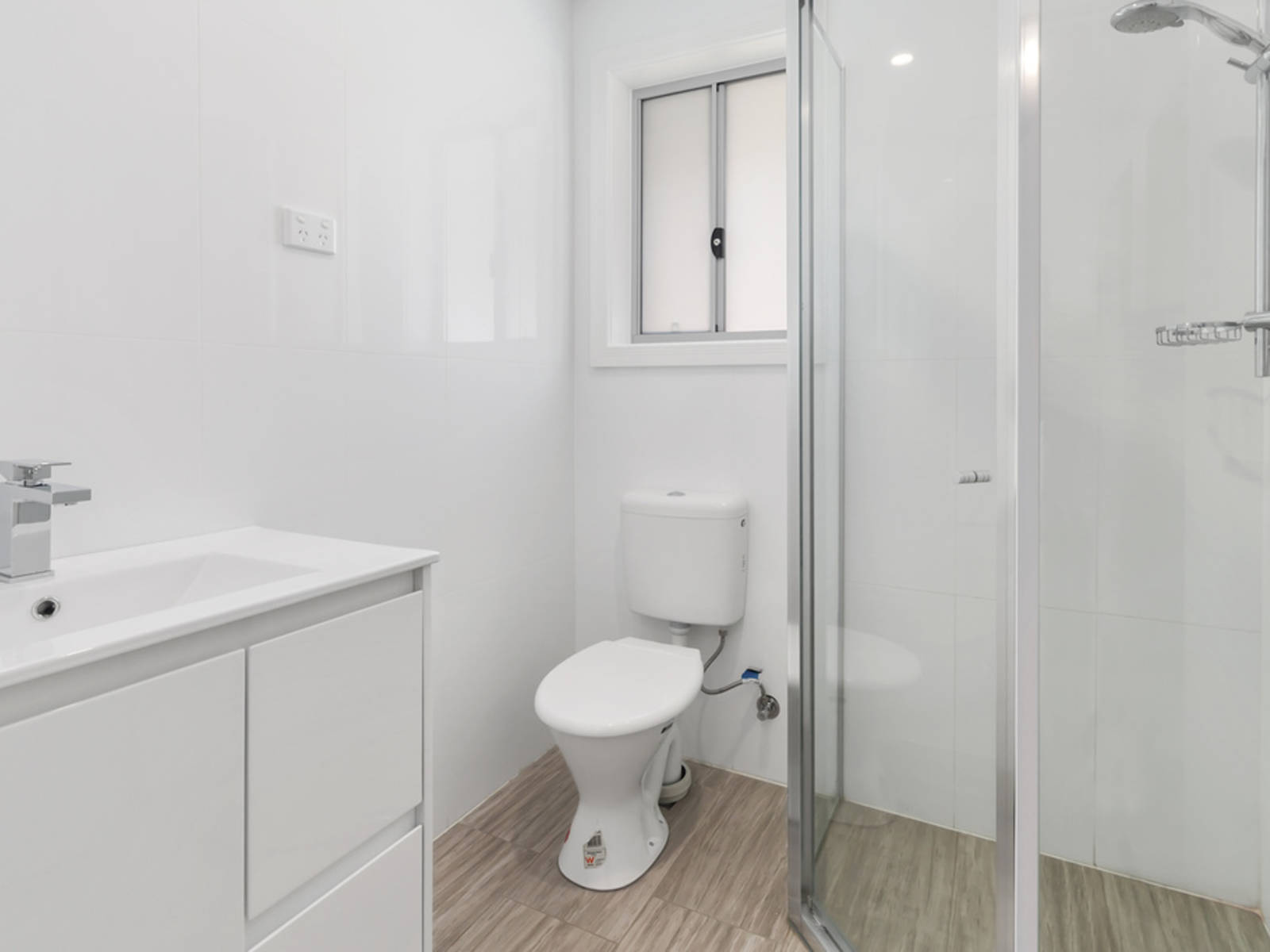 2A Kingsford Smith Avenue, Middleton Grange NSW 2171 DuplexSemi