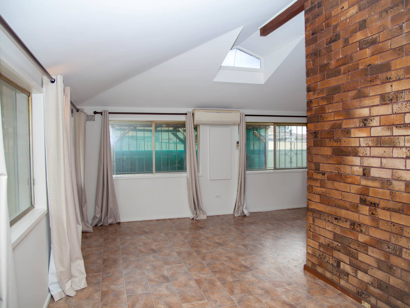 99 Tangerine Street, Fairfield East NSW 2165 House Leased