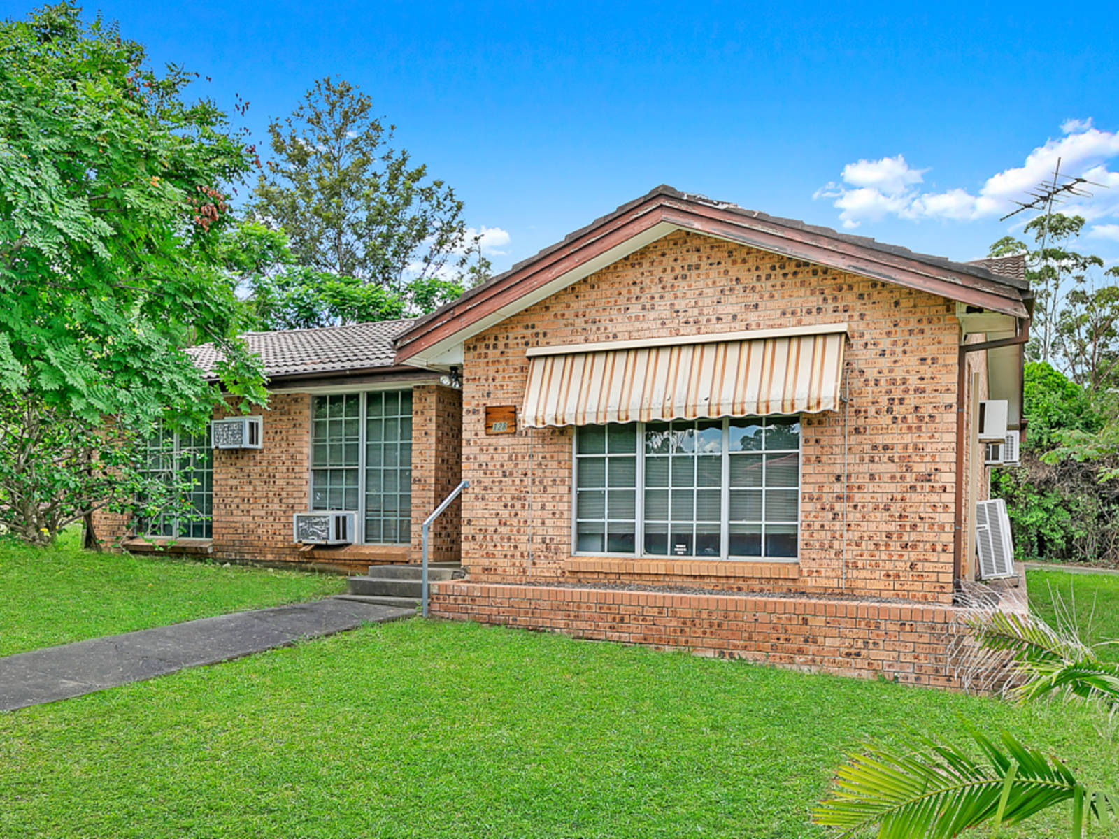 128 James Cook Dr, Kings Langley NSW 2147 House Leased