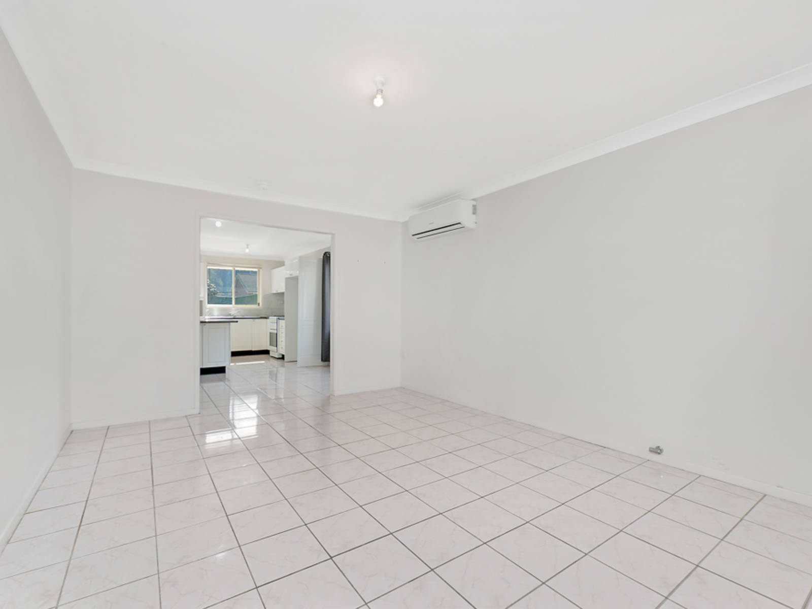 126 A Donohue Street, Kings Park NSW 2148 DuplexSemidetached Leased
