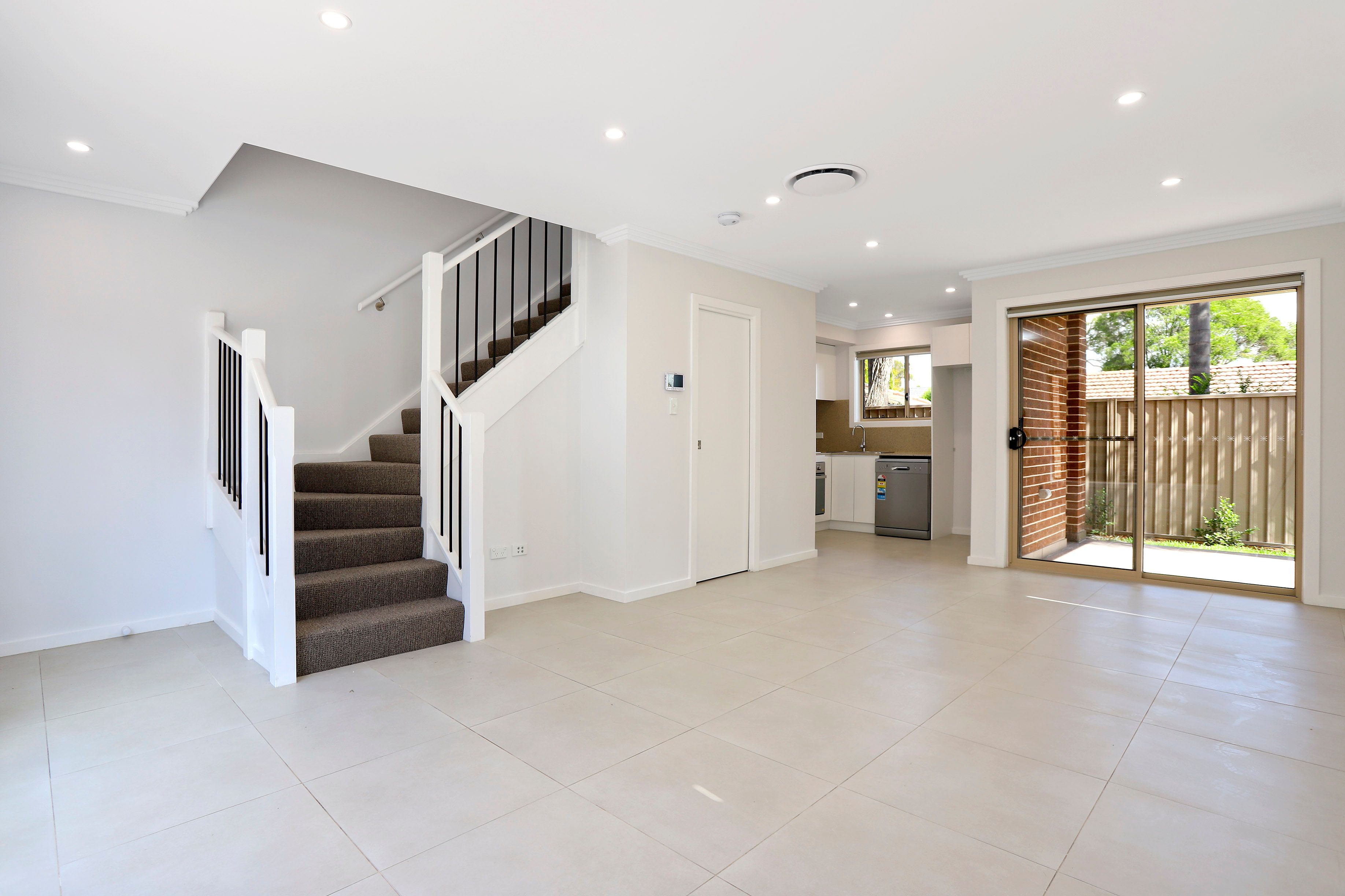 2/8082 Canberra Street, Oxley Park NSW 2760 House Leased