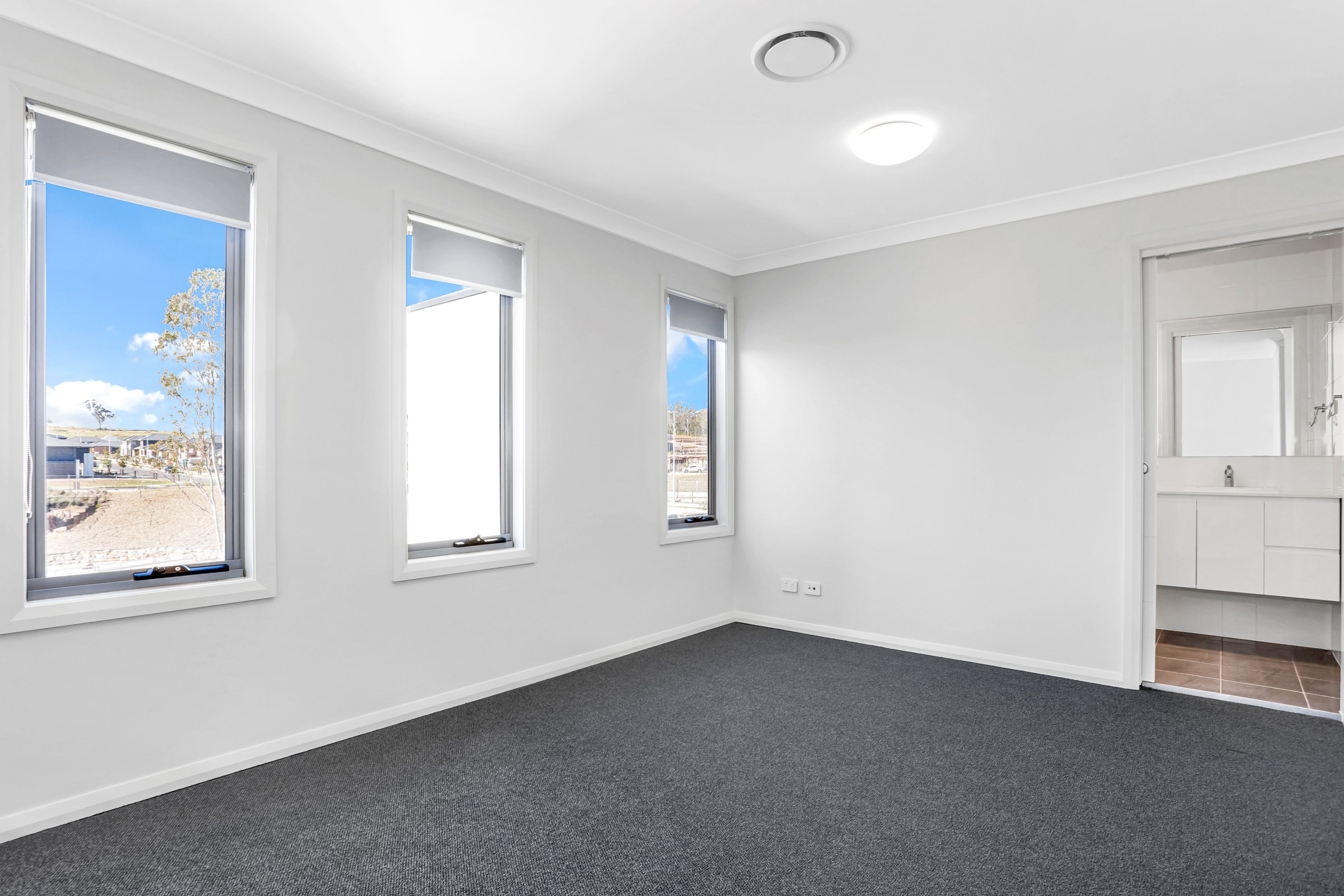 164b Willowdale Drive, Denham Court NSW 2565 DuplexSemidetached