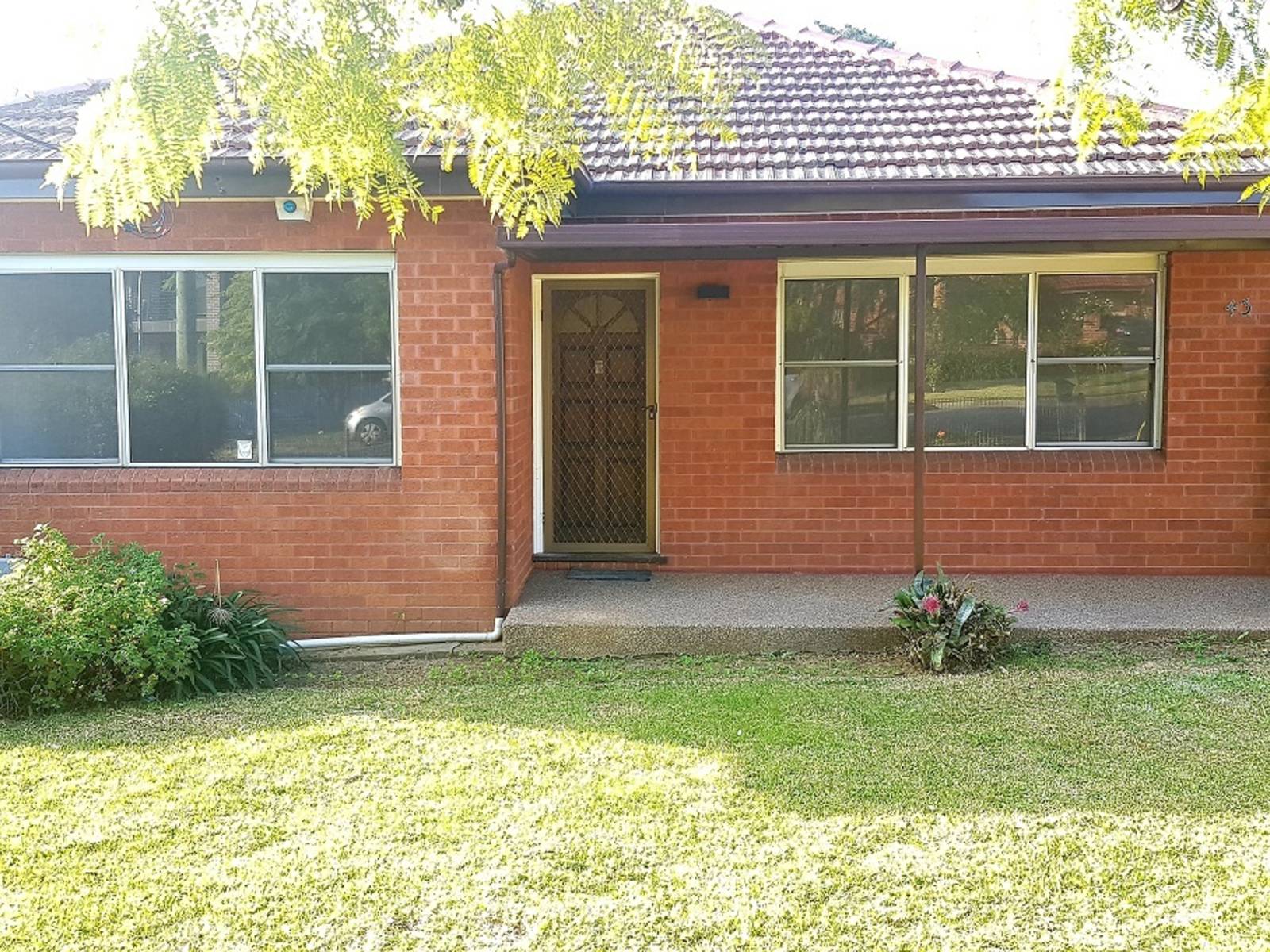 43 Federal Road, Seven Hills NSW 2147 House Leased