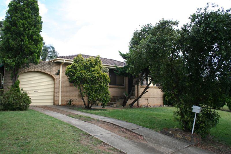 4 Faulkland Crescent, Kings Park NSW 2148 Property Information