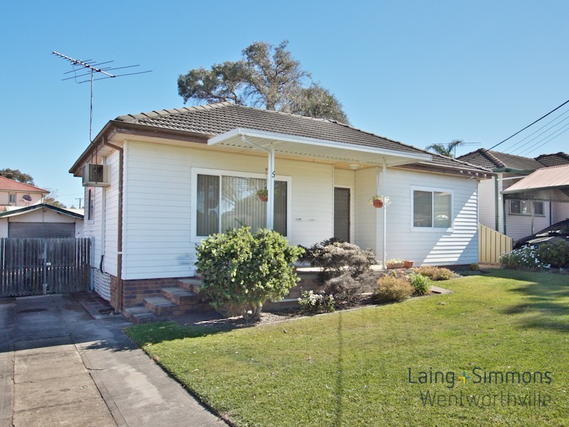 5 ster Street, Pendle Hill NSW 2145 House Sold