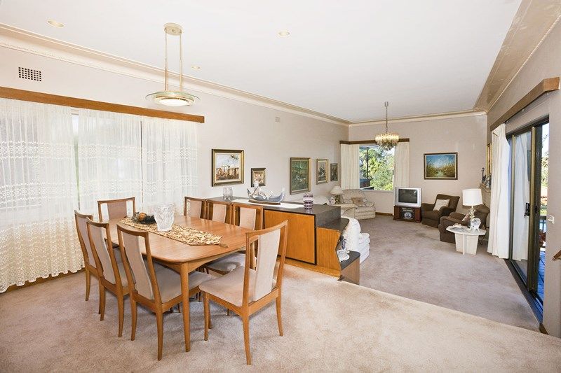 25 Macleay Street (aka 22 Loombah Rd, Dover Heights