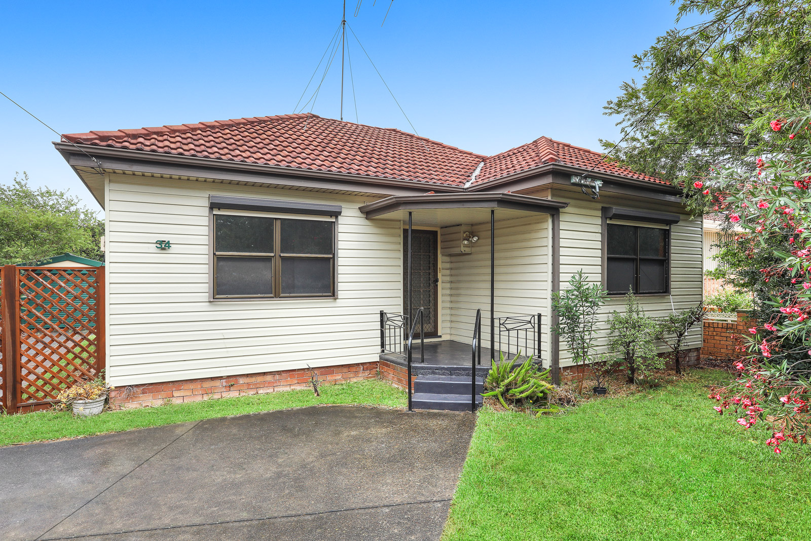 34 Waitara Parade, Hurstville Grove NSW 2220 Property Information