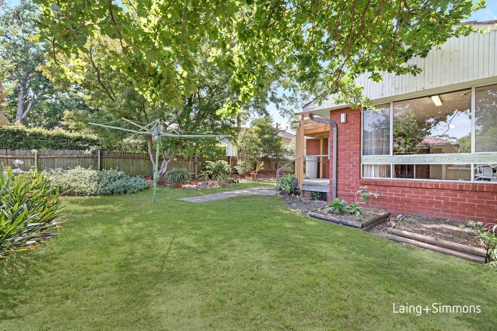 8 Verney Drive, West Pennant Hills NSW 2125 House Sold