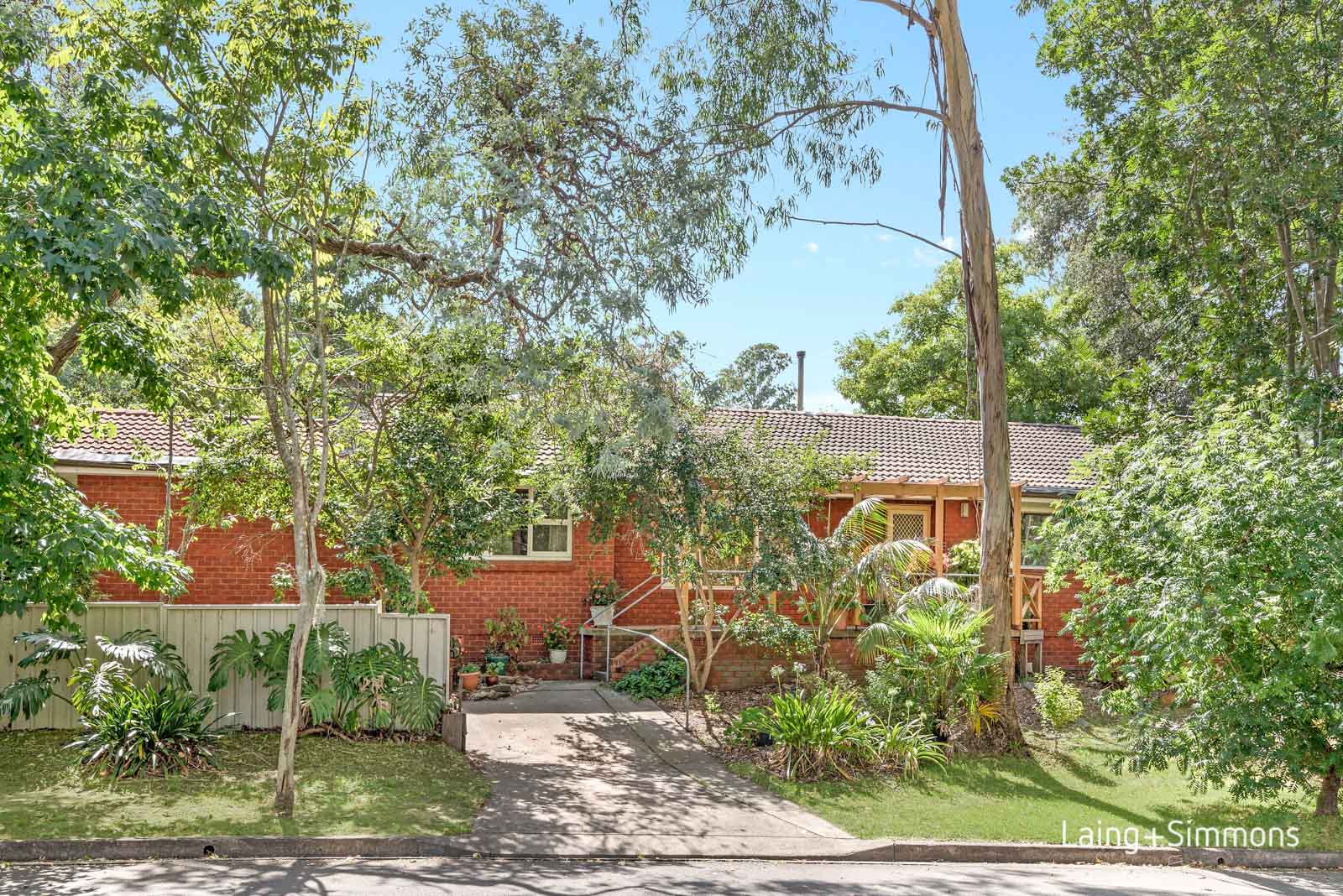 8 Verney Drive, West Pennant Hills NSW 2125 House Sold